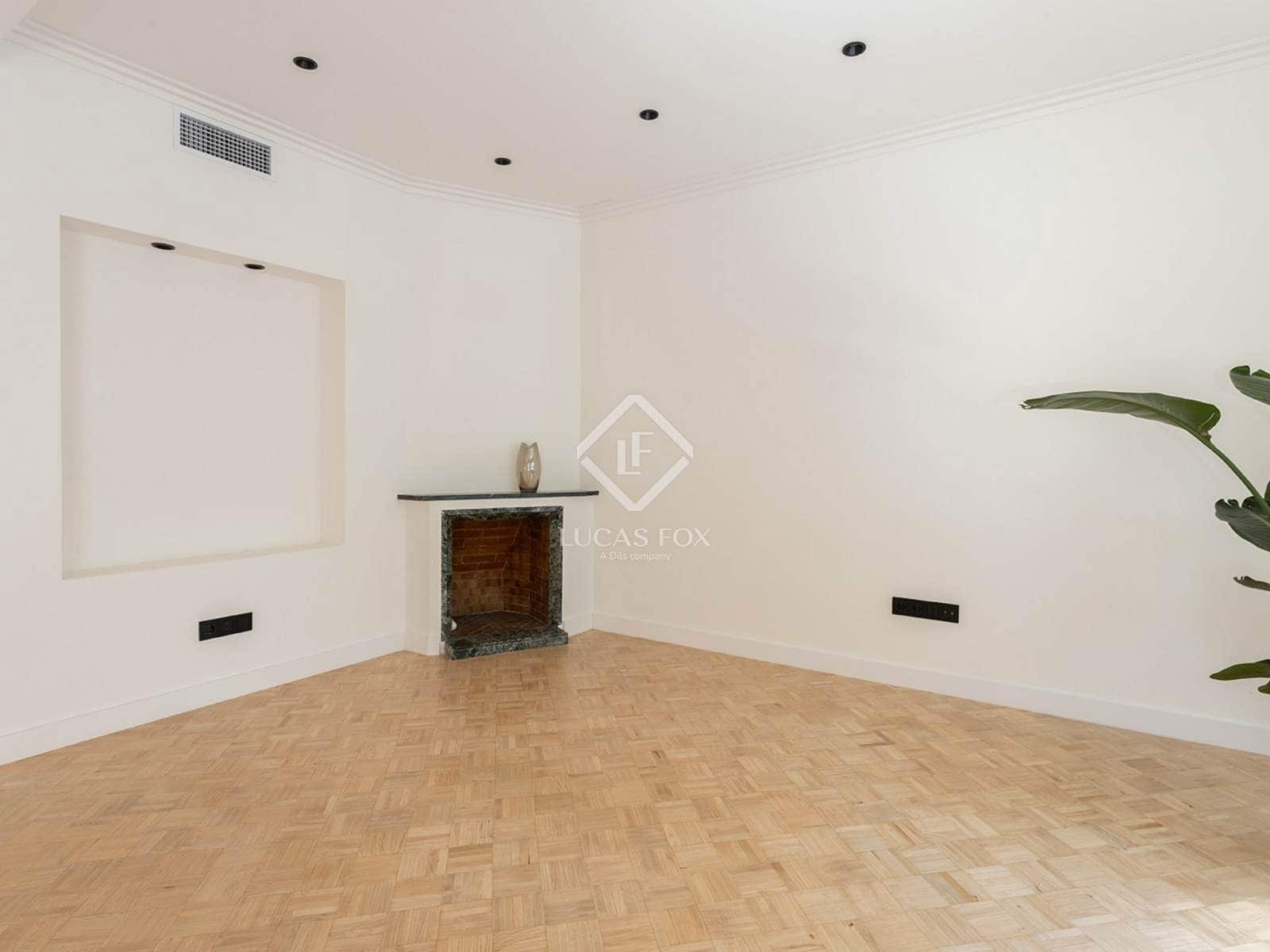 3 bedroom Apartment for sale in Barcelona city - € 1,420,000 (Ref: 9331845)