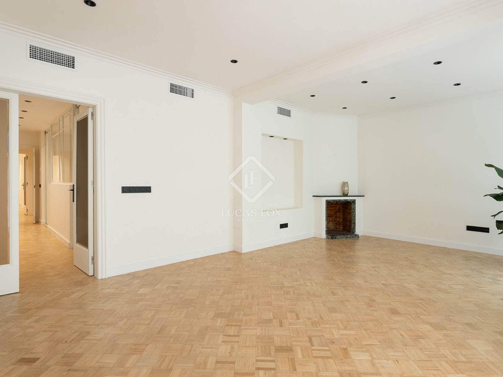 3 bedroom Apartment for sale in Barcelona city - € 1,420,000 (Ref: 9331845)