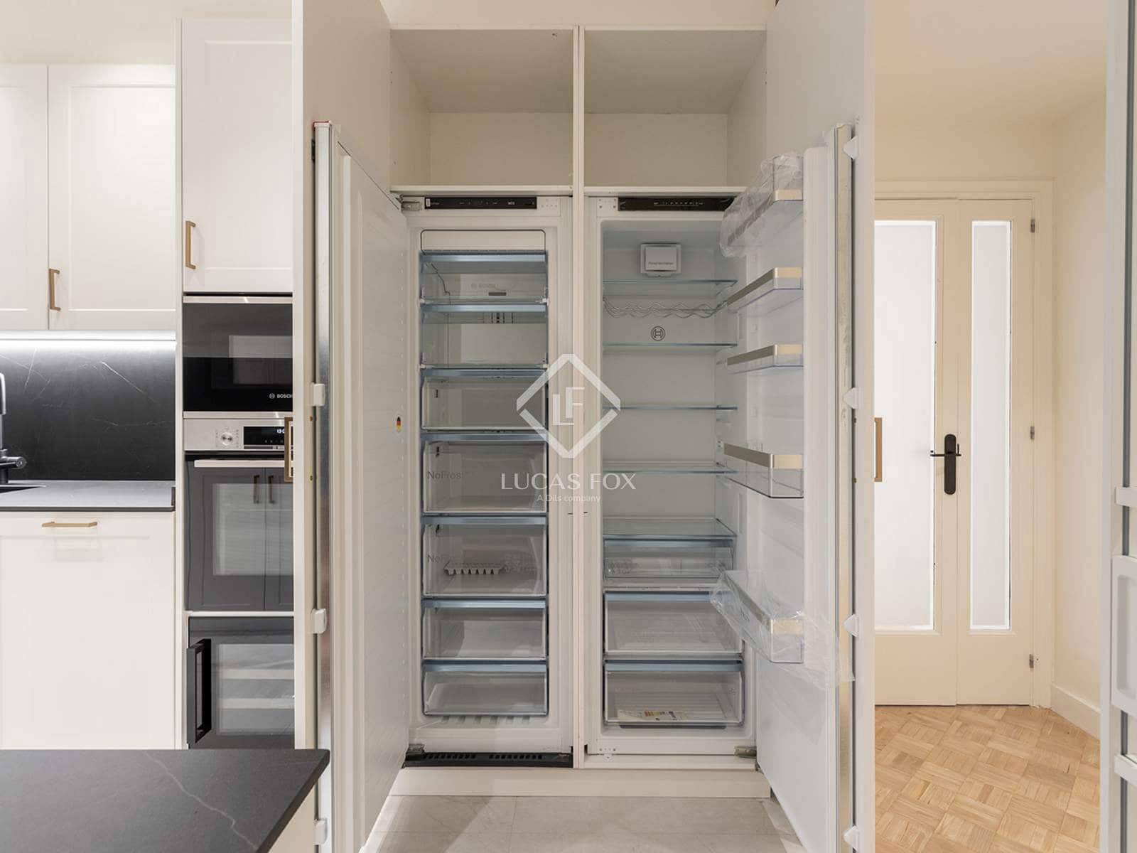 3 bedroom Apartment for sale in Barcelona city - € 1,420,000 (Ref: 9331845)