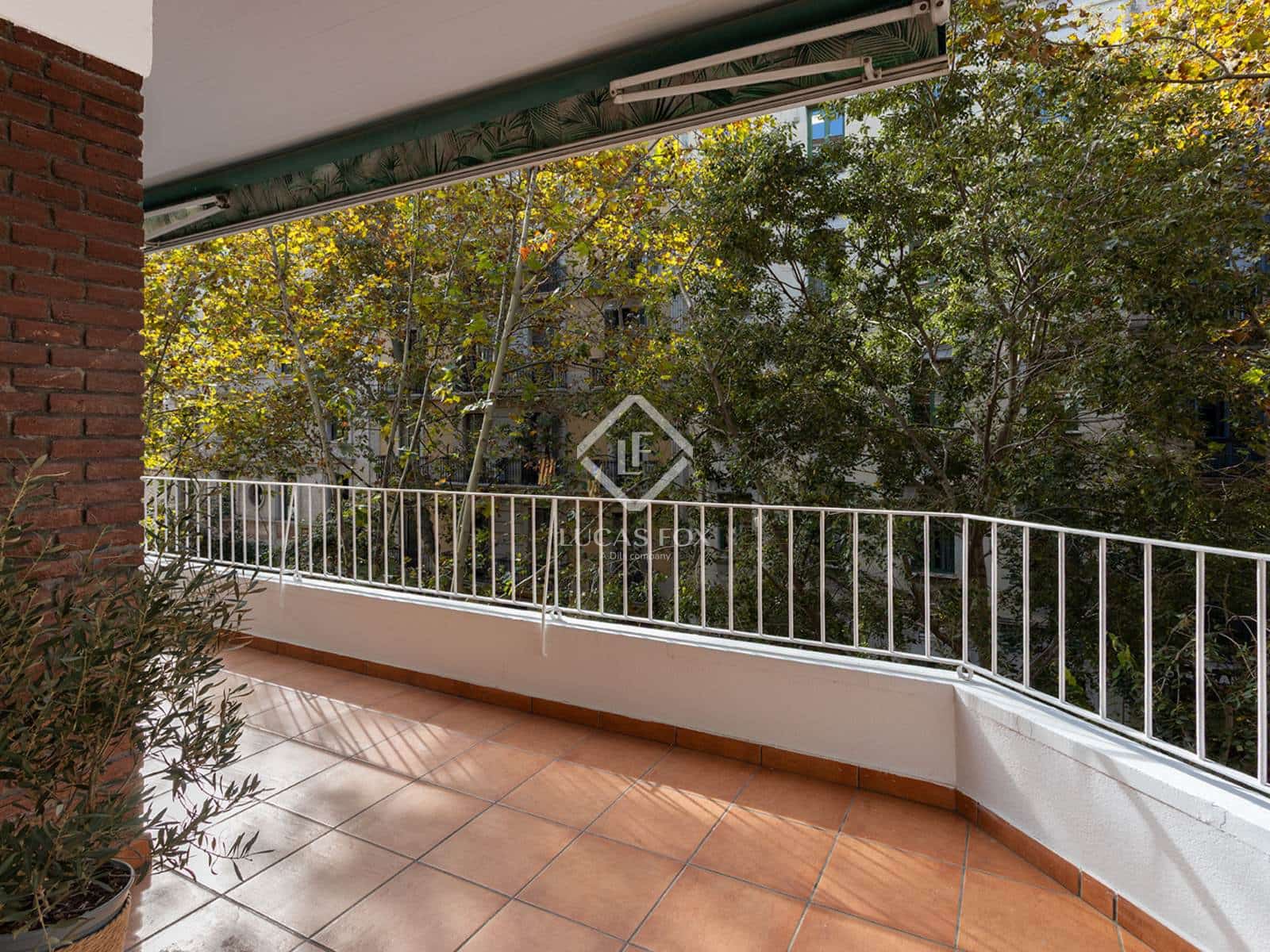 3 bedroom Apartment for sale in Barcelona city - € 1,420,000 (Ref: 9331845)
