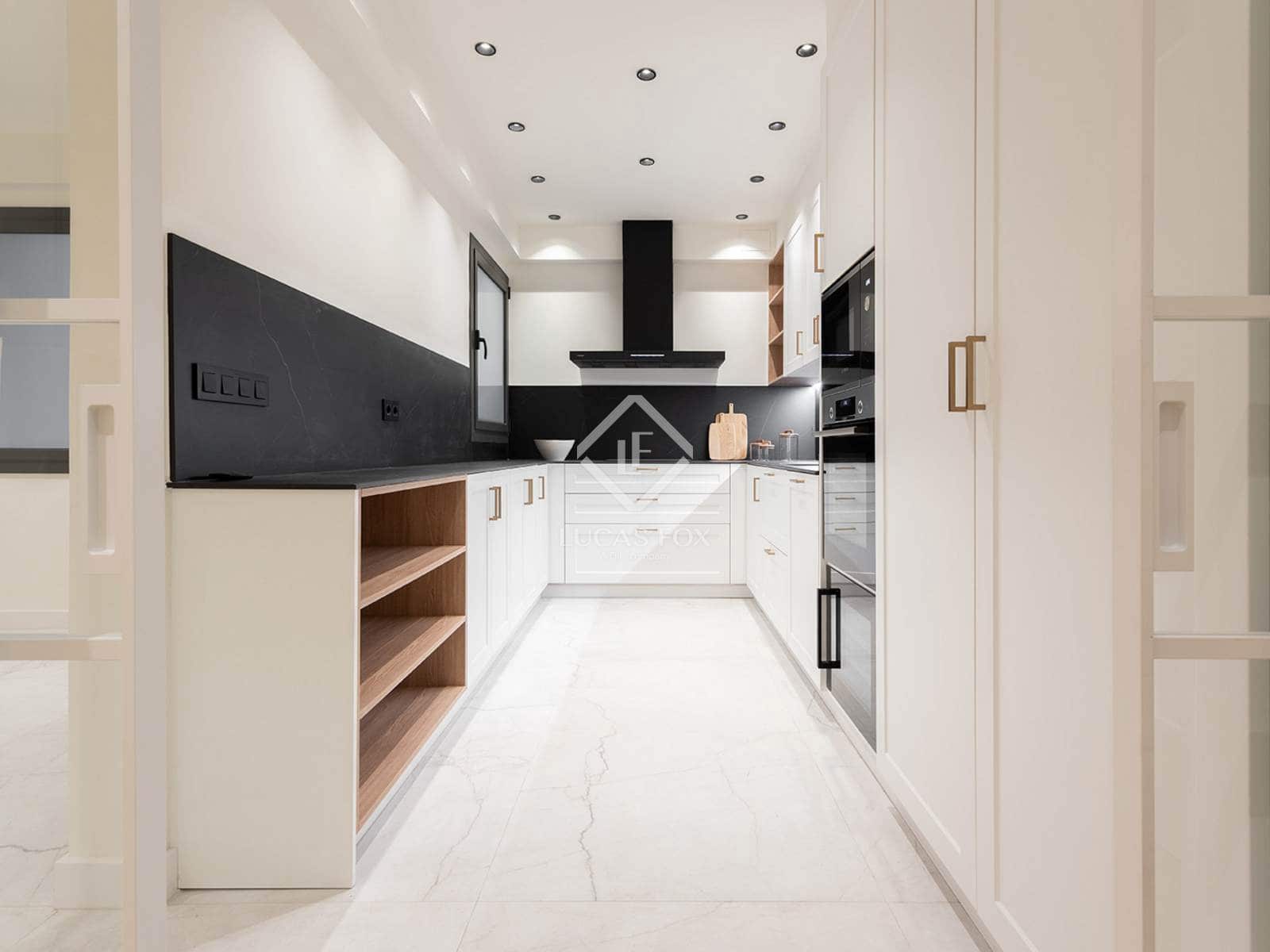 3 bedroom Apartment for sale in Barcelona city - € 1,420,000 (Ref: 9331845)