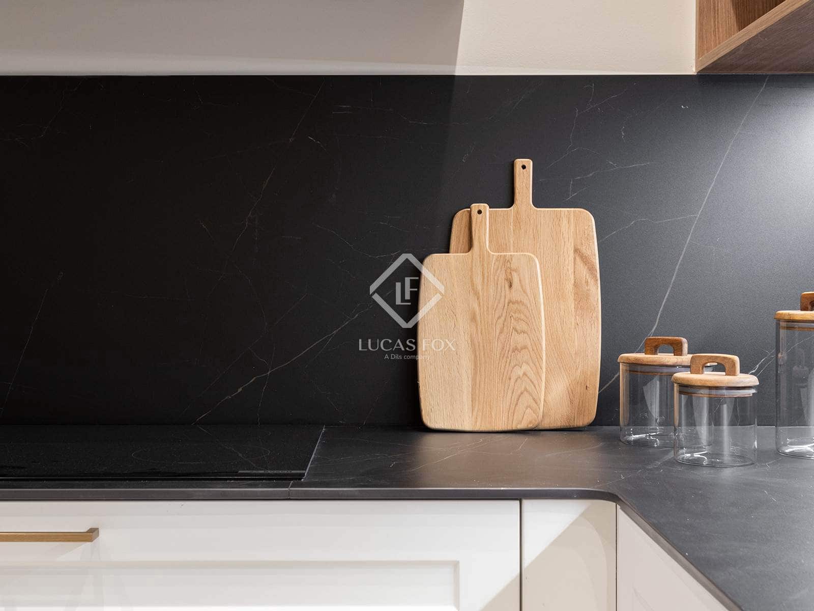 3 bedroom Apartment for sale in Barcelona city - € 1,420,000 (Ref: 9331845)