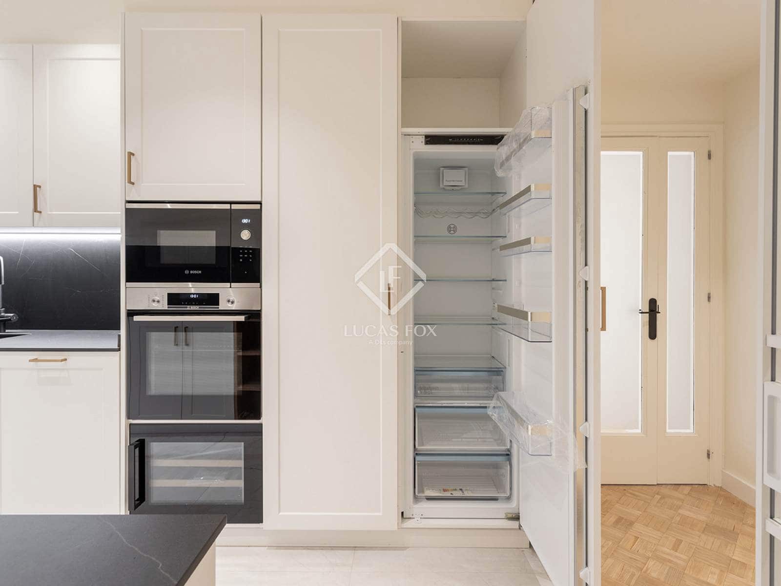 3 bedroom Apartment for sale in Barcelona city - € 1,420,000 (Ref: 9331845)