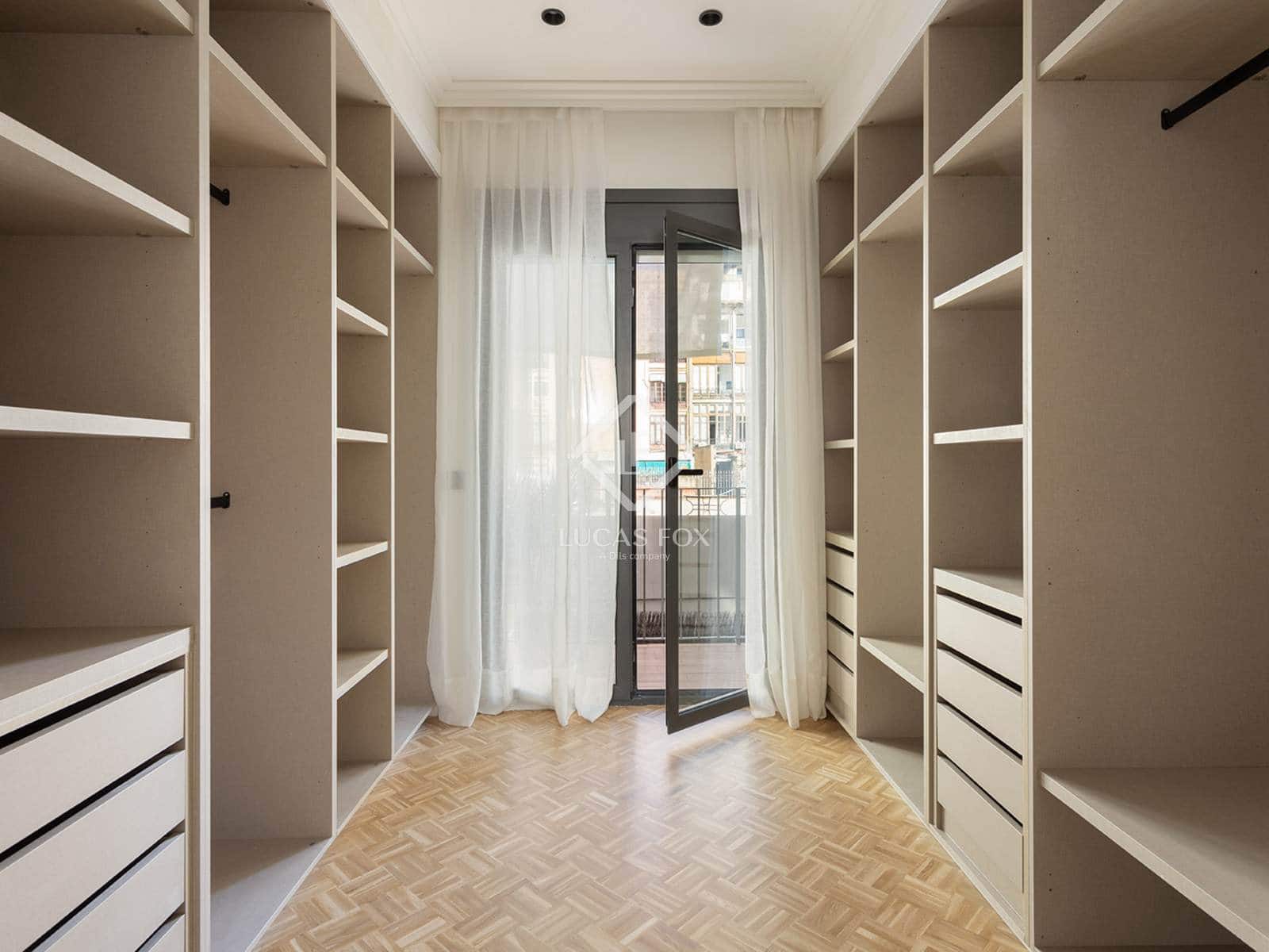 3 bedroom Apartment for sale in Barcelona city - € 1,420,000 (Ref: 9331845)