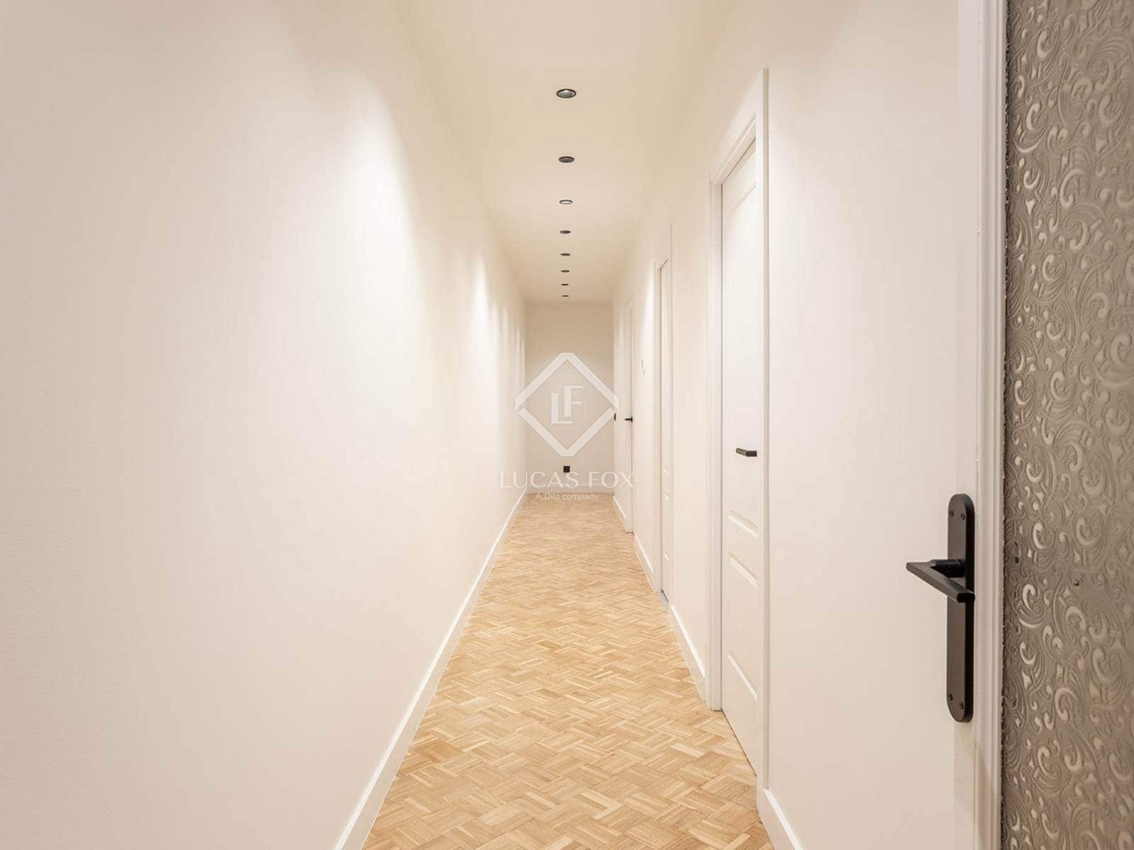 3 bedroom Apartment for sale in Barcelona city - € 1,420,000 (Ref: 9331845)