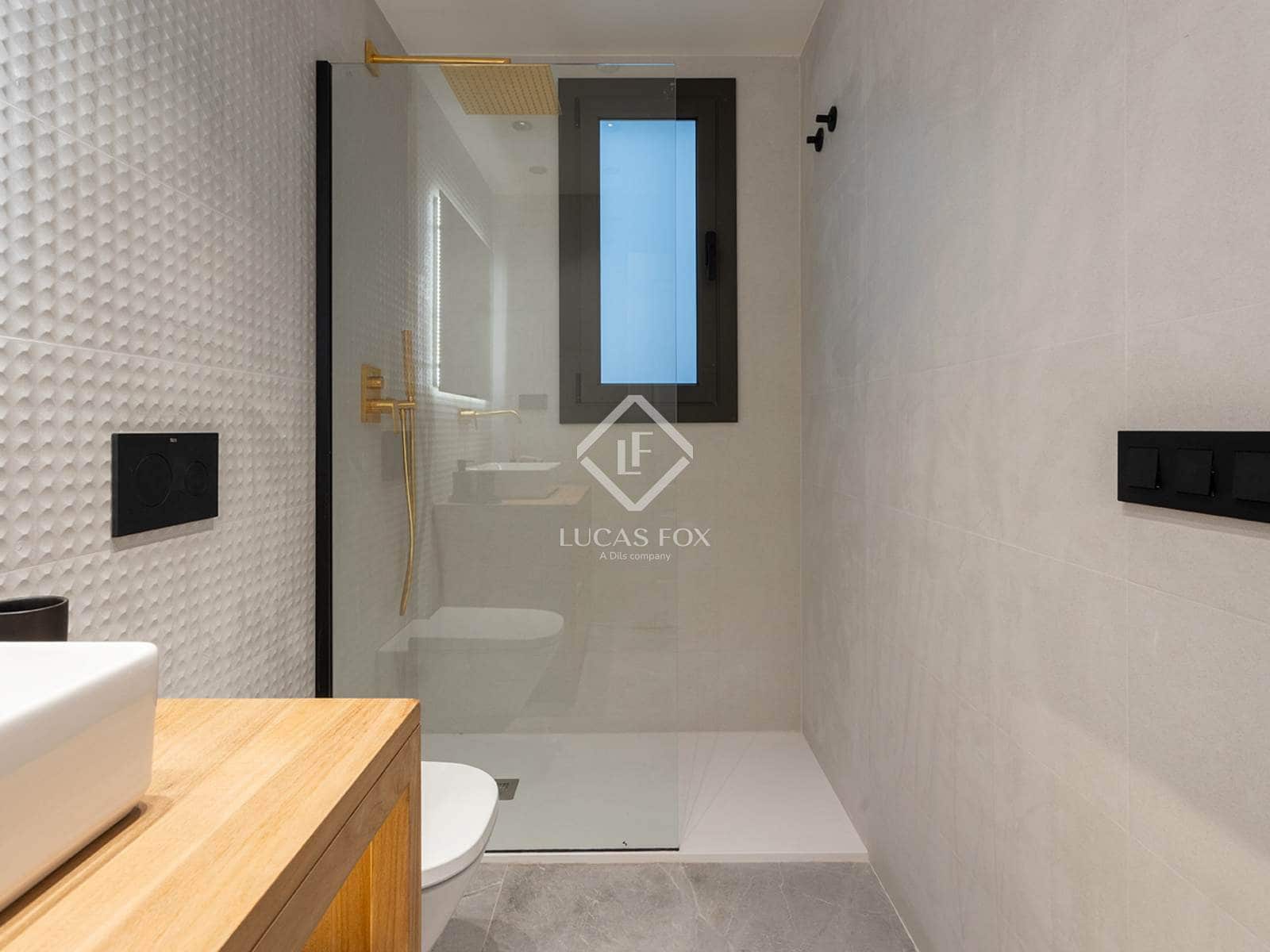 3 bedroom Apartment for sale in Barcelona city - € 1,420,000 (Ref: 9331845)