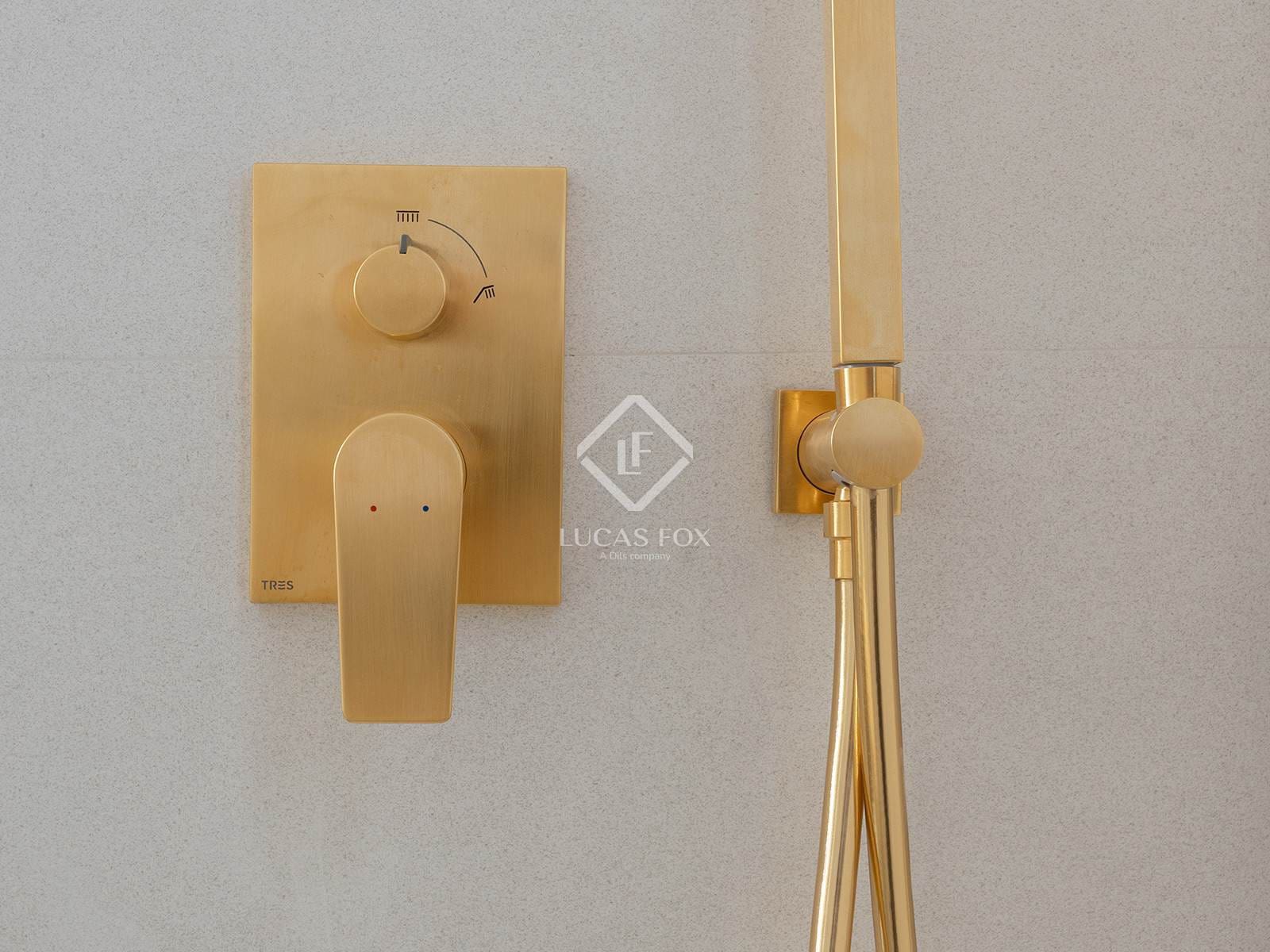 3 bedroom Apartment for sale in Barcelona city - € 1,420,000 (Ref: 9331845)