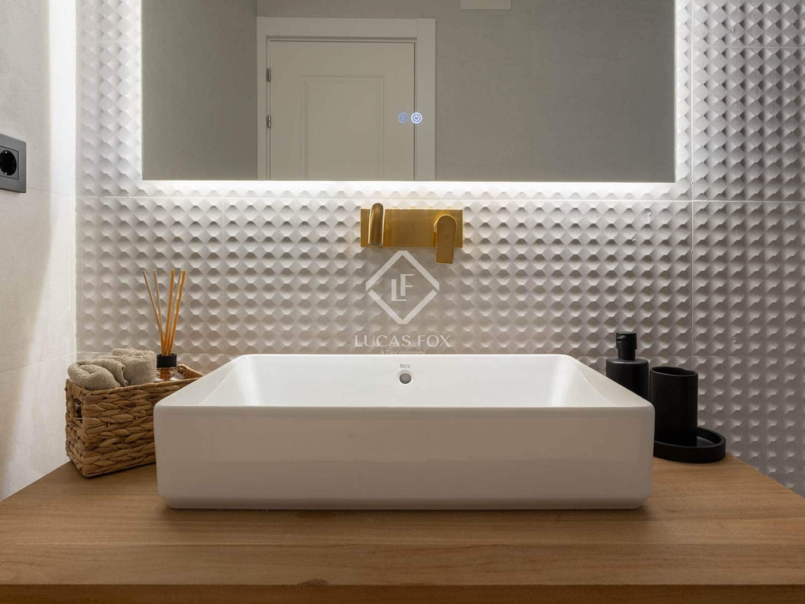 3 bedroom Apartment for sale in Barcelona city - € 1,420,000 (Ref: 9331845)