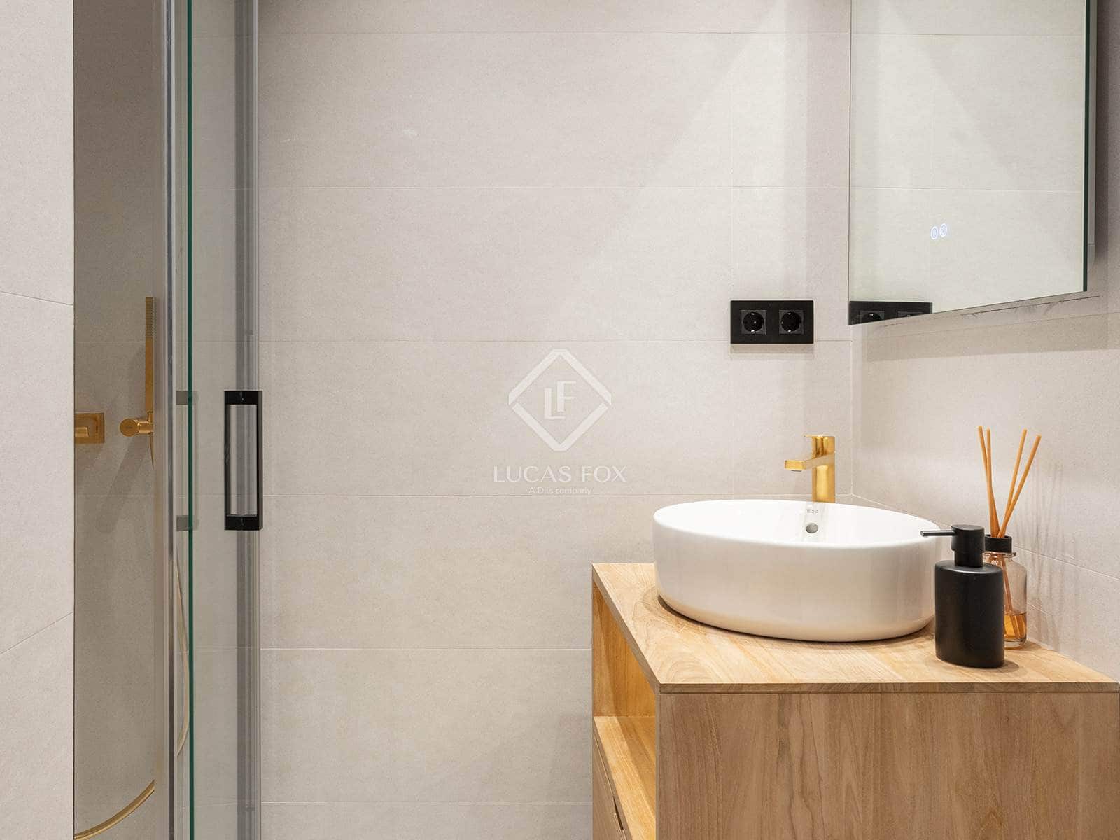 3 bedroom Apartment for sale in Barcelona city - € 1,420,000 (Ref: 9331845)