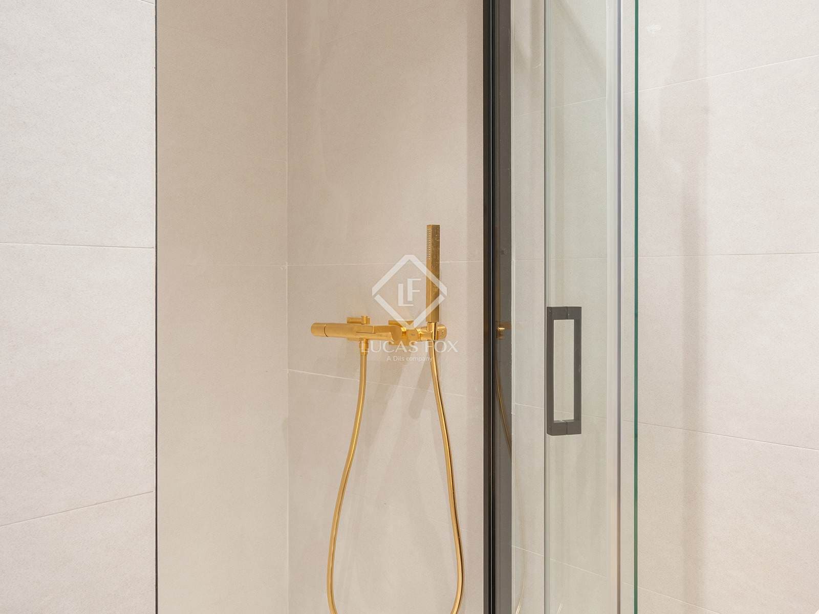 3 bedroom Apartment for sale in Barcelona city - € 1,420,000 (Ref: 9331845)