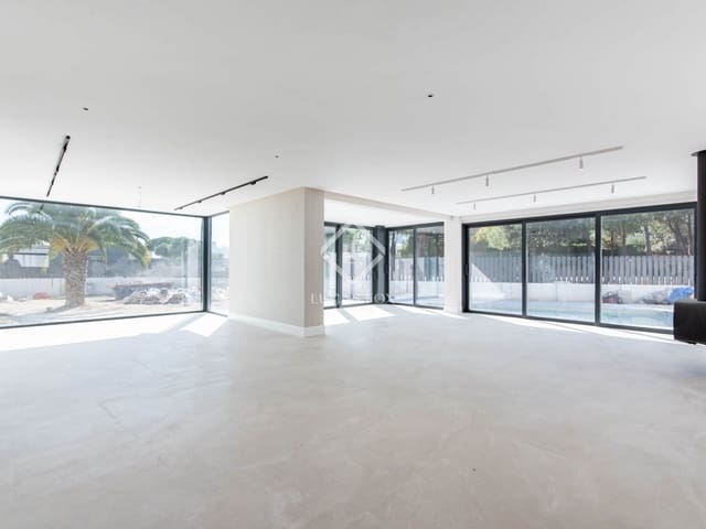 7 bedroom Villa for sale in Boadilla del Monte with pool garage - € 3,100,000 (Ref: 9331846)