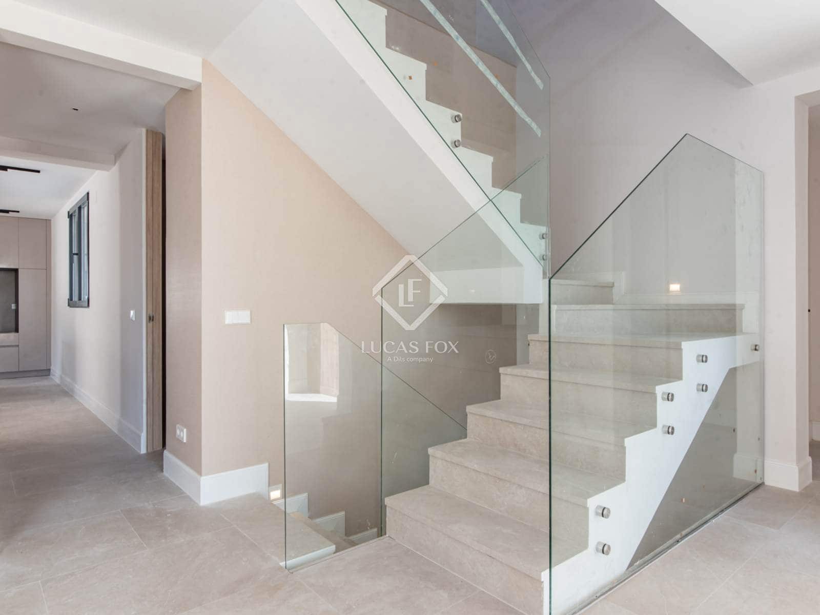 7 makuuhuone Huvila myytävänä paikassa Boadilla del Monte mukana uima-altaan 
autotalli - 3 100 000 € (Ref: 9331846)