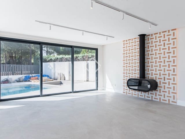 7 bedroom Villa for sale in Boadilla del Monte with pool garage - € 3,100,000 (Ref: 9331846)