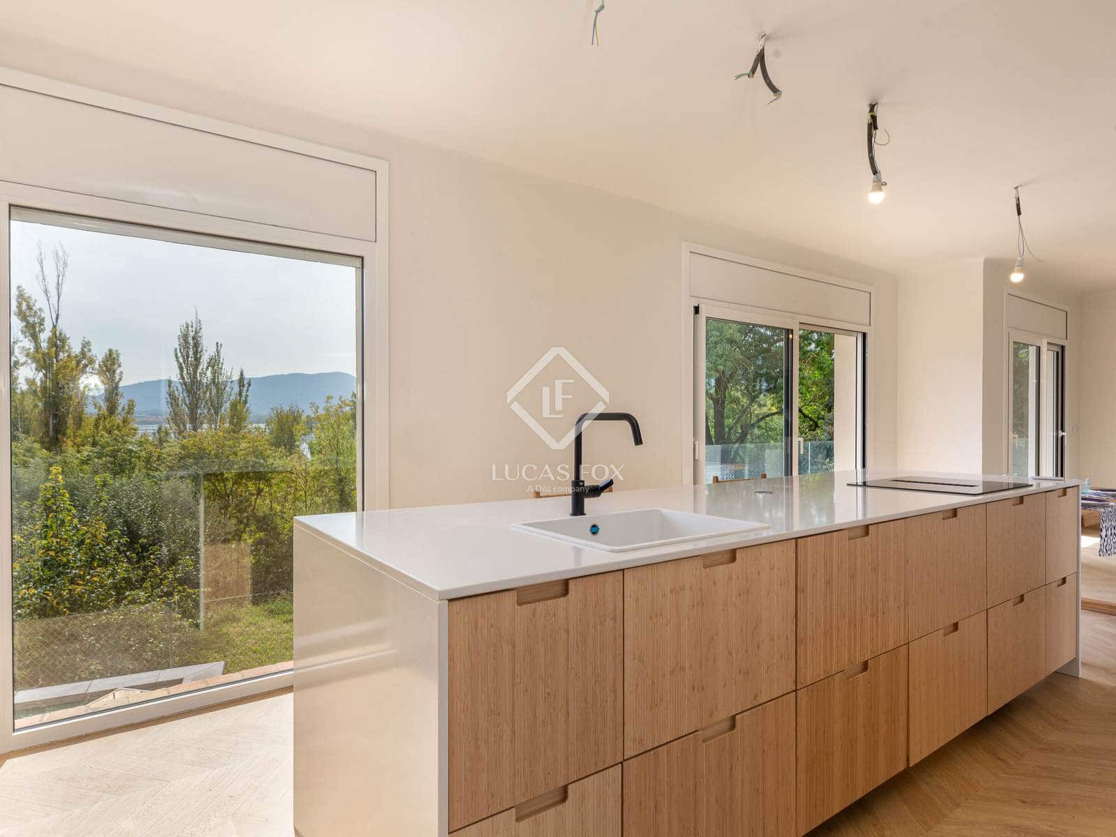 3 bedroom Villa for sale in Banyoles with pool garage - € 715,000 (Ref: 9332735)