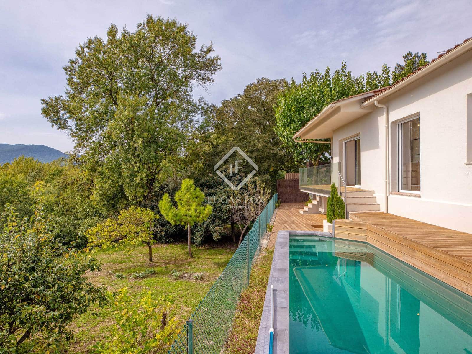 3 bedroom Villa for sale in Banyoles with pool garage - € 715,000 (Ref: 9332735)