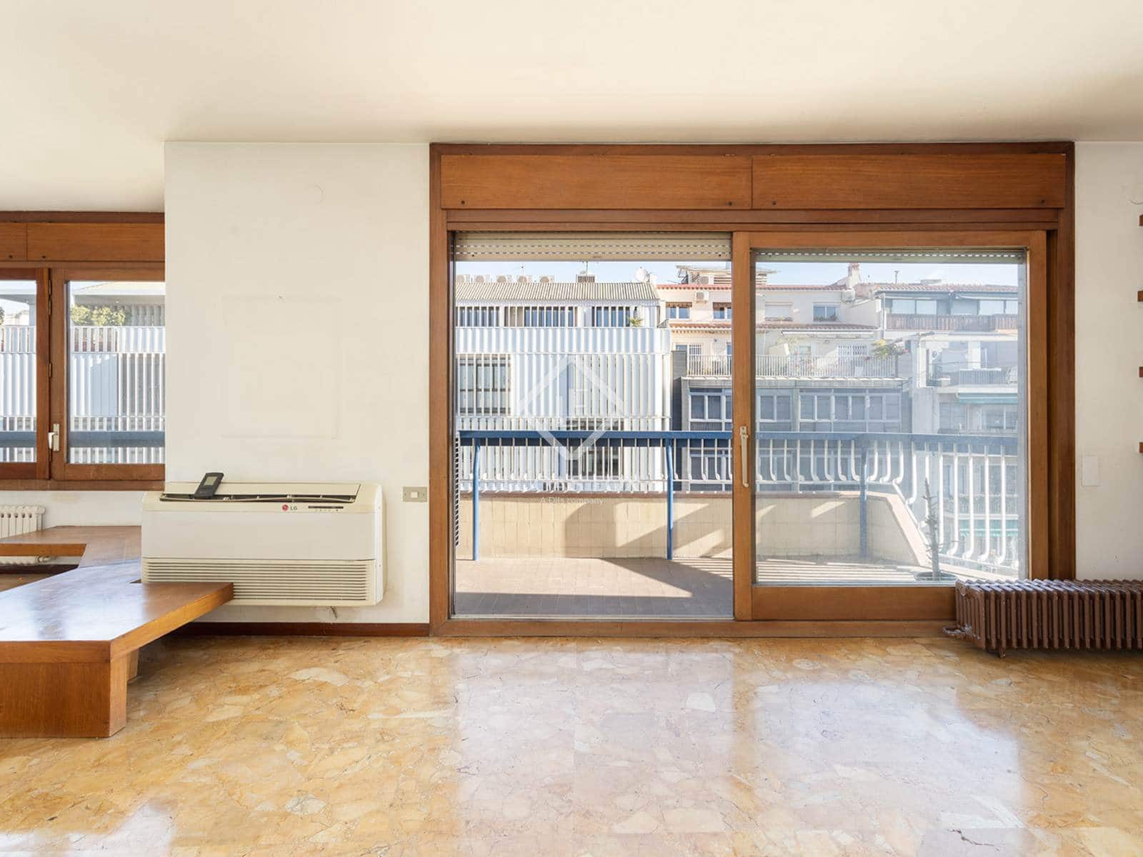 6 soveværelse Penthouse til salg i Barcelona by med swimmingpool garage - € 2.300.000 (Ref: 9332886)