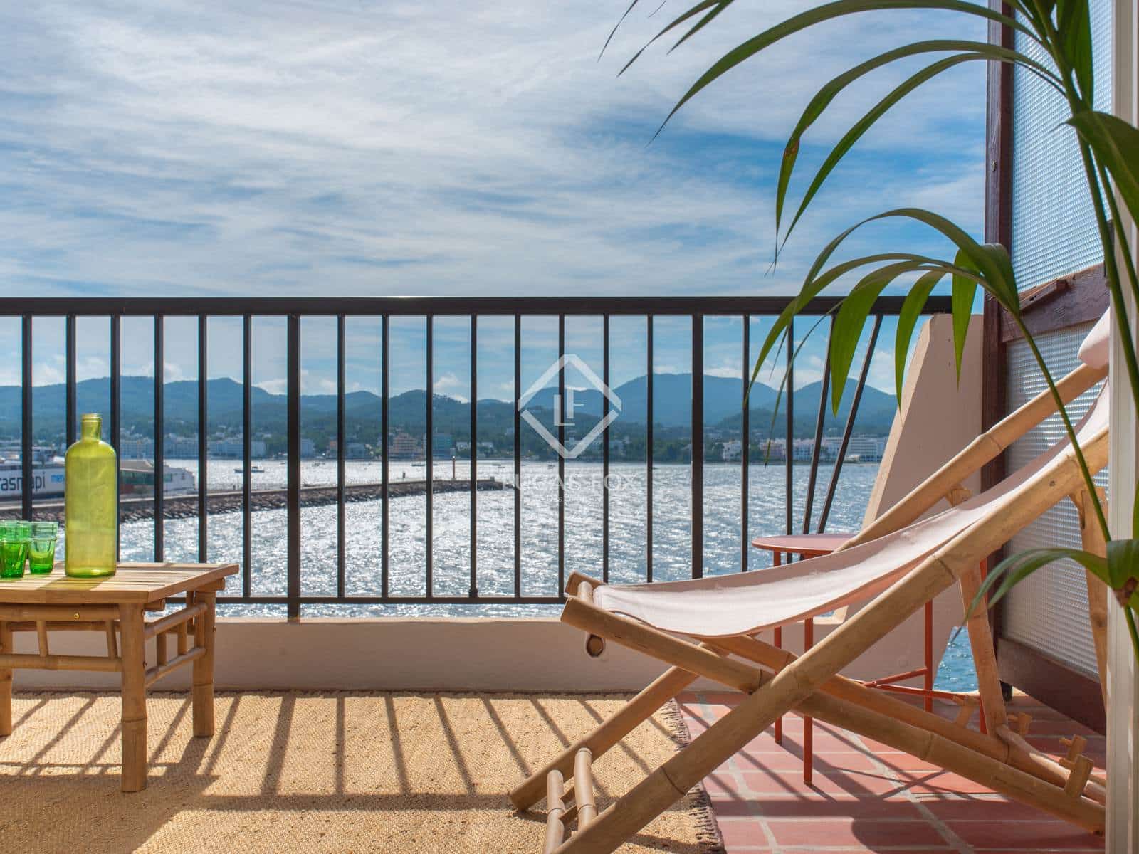 2 bedroom Apartment for sale in Sant Antoni de Portmany with pool - € 590,000 (Ref: 9334259)