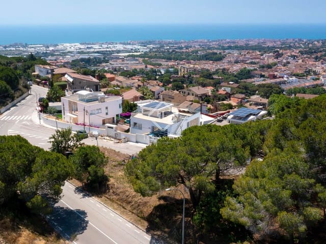 4 quarto Moradia para venda em Vilassar de Dalt com piscina garagem - 1 350 000 € (Ref: 9335431)