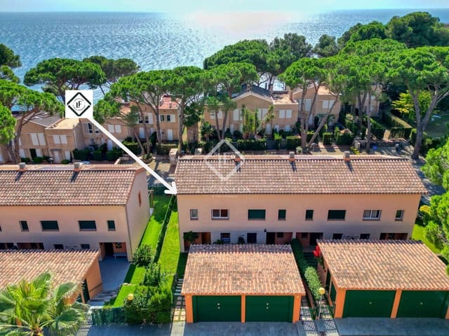 4 slaapkamer Villa te koop in Sant Feliu de Guíxols met zwembad garage - € 485.000 (Ref: 9335578)