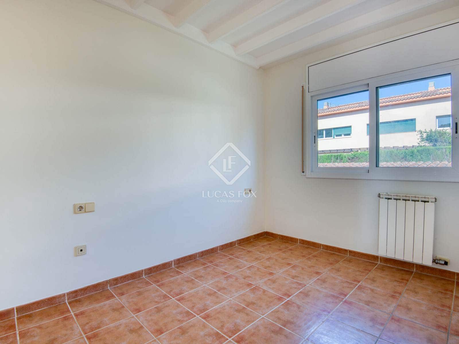 4 slaapkamer Villa te koop in Sant Feliu de Guixols met zwembad garage - € 485.000 (Ref: 9335578)