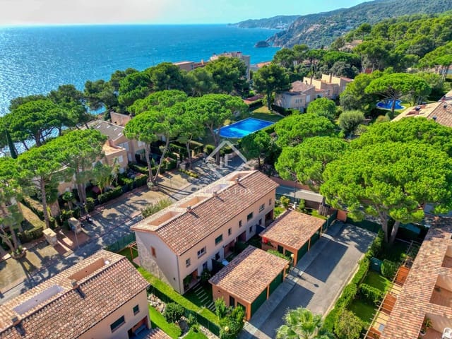 4 slaapkamer Villa te koop in Sant Feliu de Guíxols met zwembad garage - € 485.000 (Ref: 9335578)