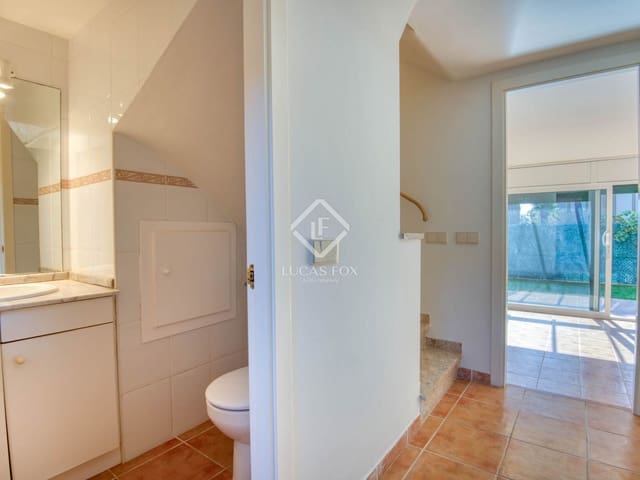 4 slaapkamer Villa te koop in Sant Feliu de Guíxols met zwembad garage - € 485.000 (Ref: 9335578)