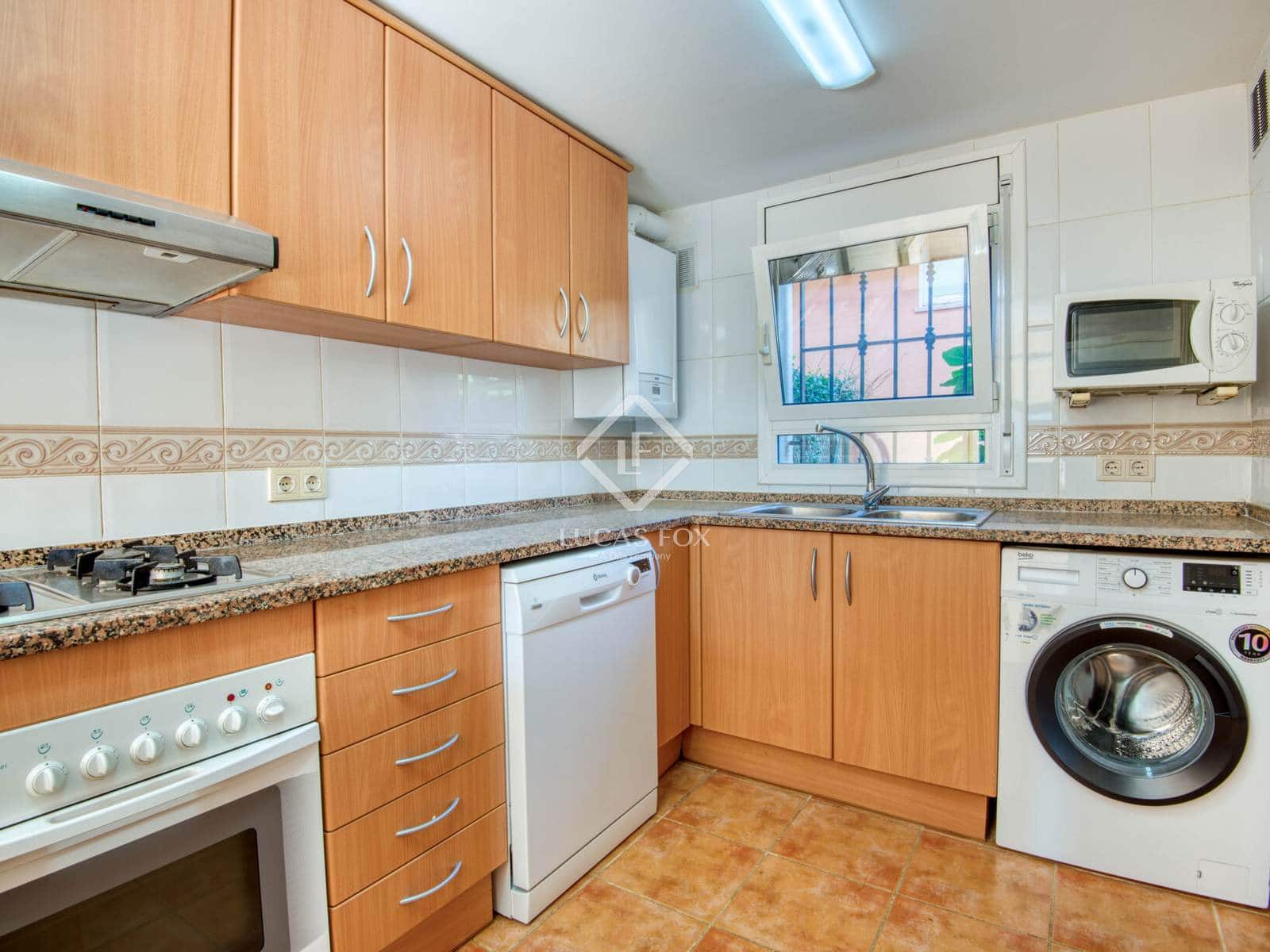 4 slaapkamer Villa te koop in Sant Feliu de Guixols met zwembad garage - € 485.000 (Ref: 9335578)