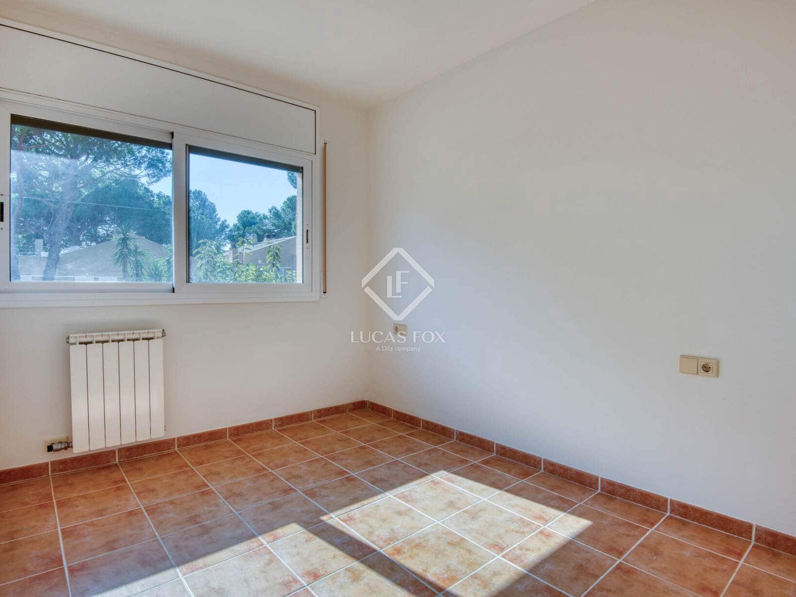 4 slaapkamer Villa te koop in Sant Feliu de Guixols met zwembad garage - € 485.000 (Ref: 9335578)