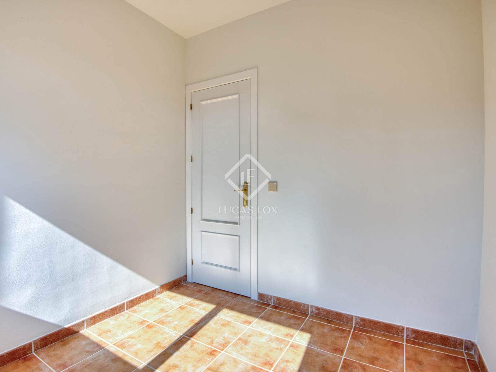 4 slaapkamer Villa te koop in Sant Feliu de Guixols met zwembad garage - € 485.000 (Ref: 9335578)