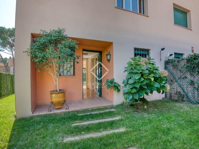 4 slaapkamer Villa te koop in Sant Feliu de Guíxols met zwembad garage - € 485.000 (Ref: 9335578)