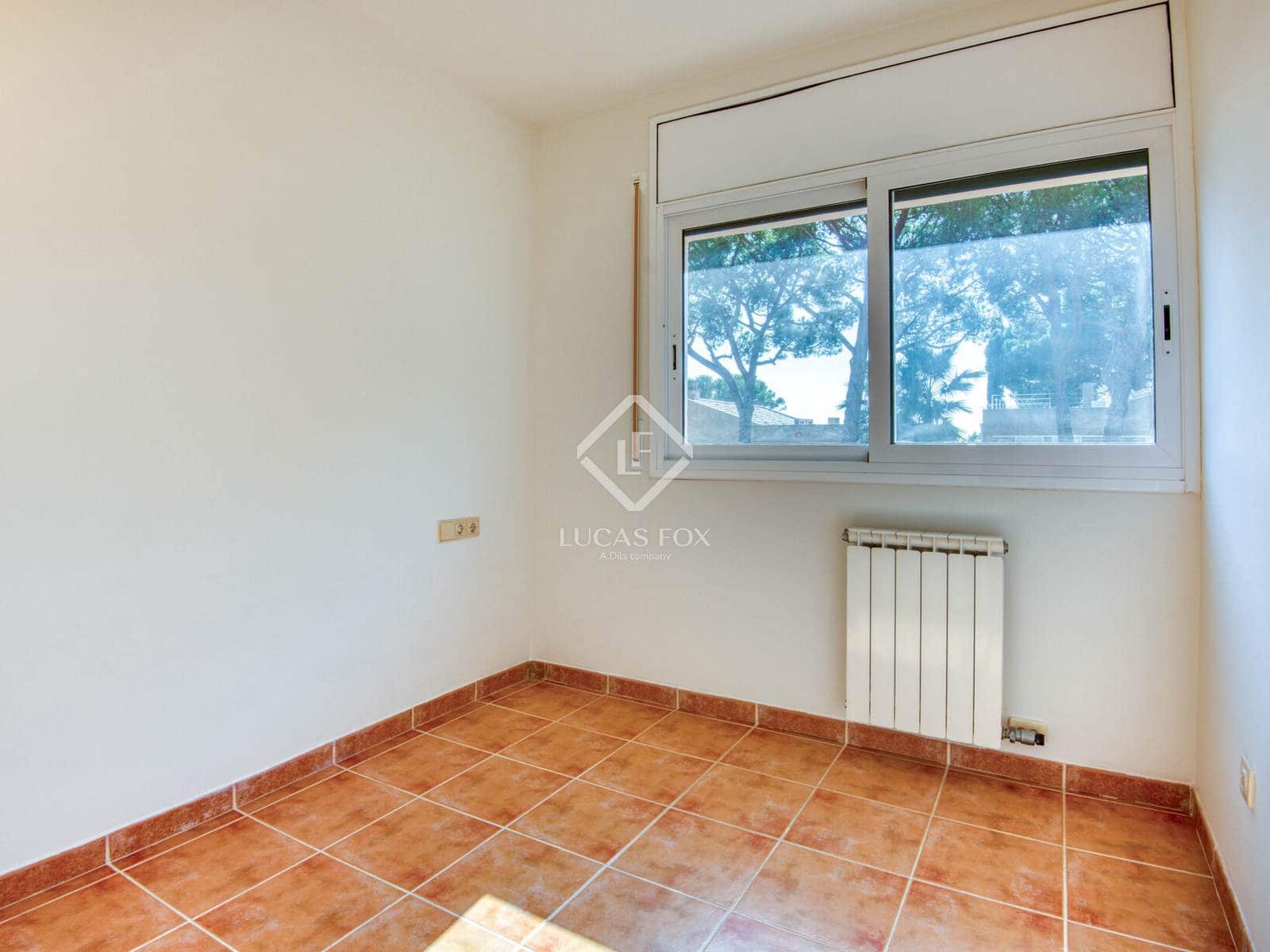 4 slaapkamer Villa te koop in Sant Feliu de Guixols met zwembad garage - € 485.000 (Ref: 9335578)
