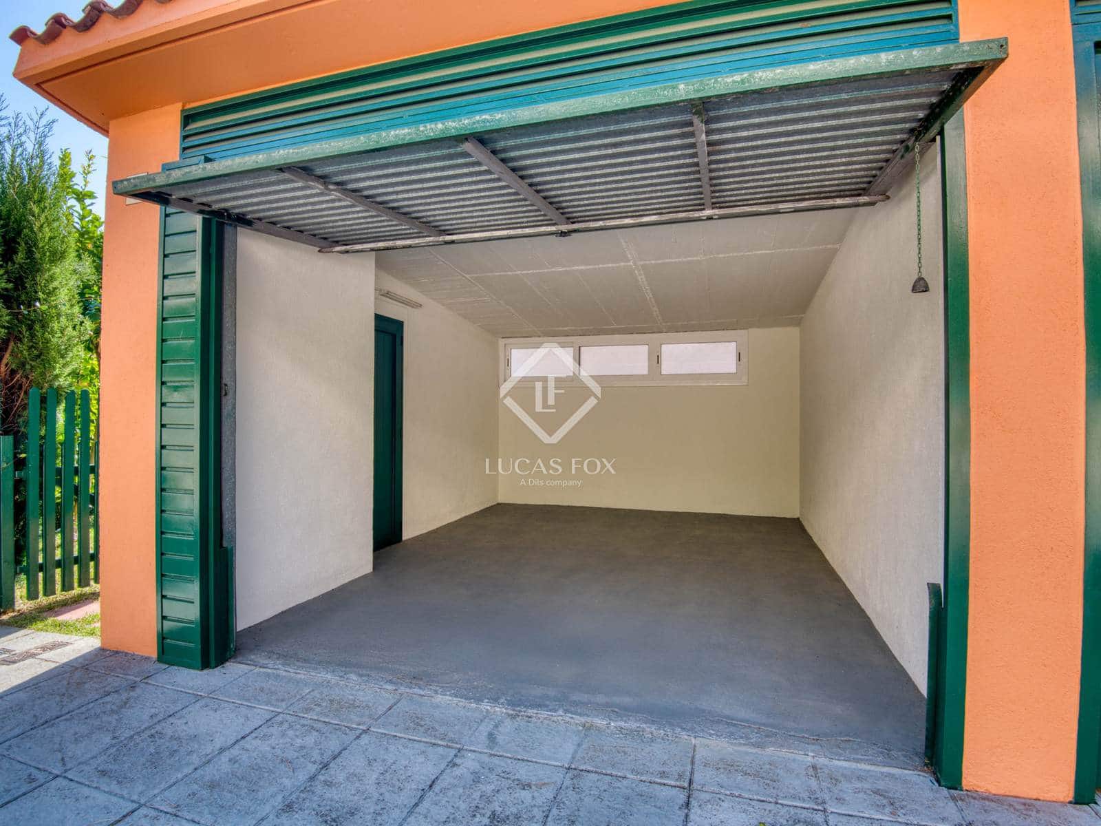 4 slaapkamer Villa te koop in Sant Feliu de Guixols met zwembad garage - € 485.000 (Ref: 9335578)