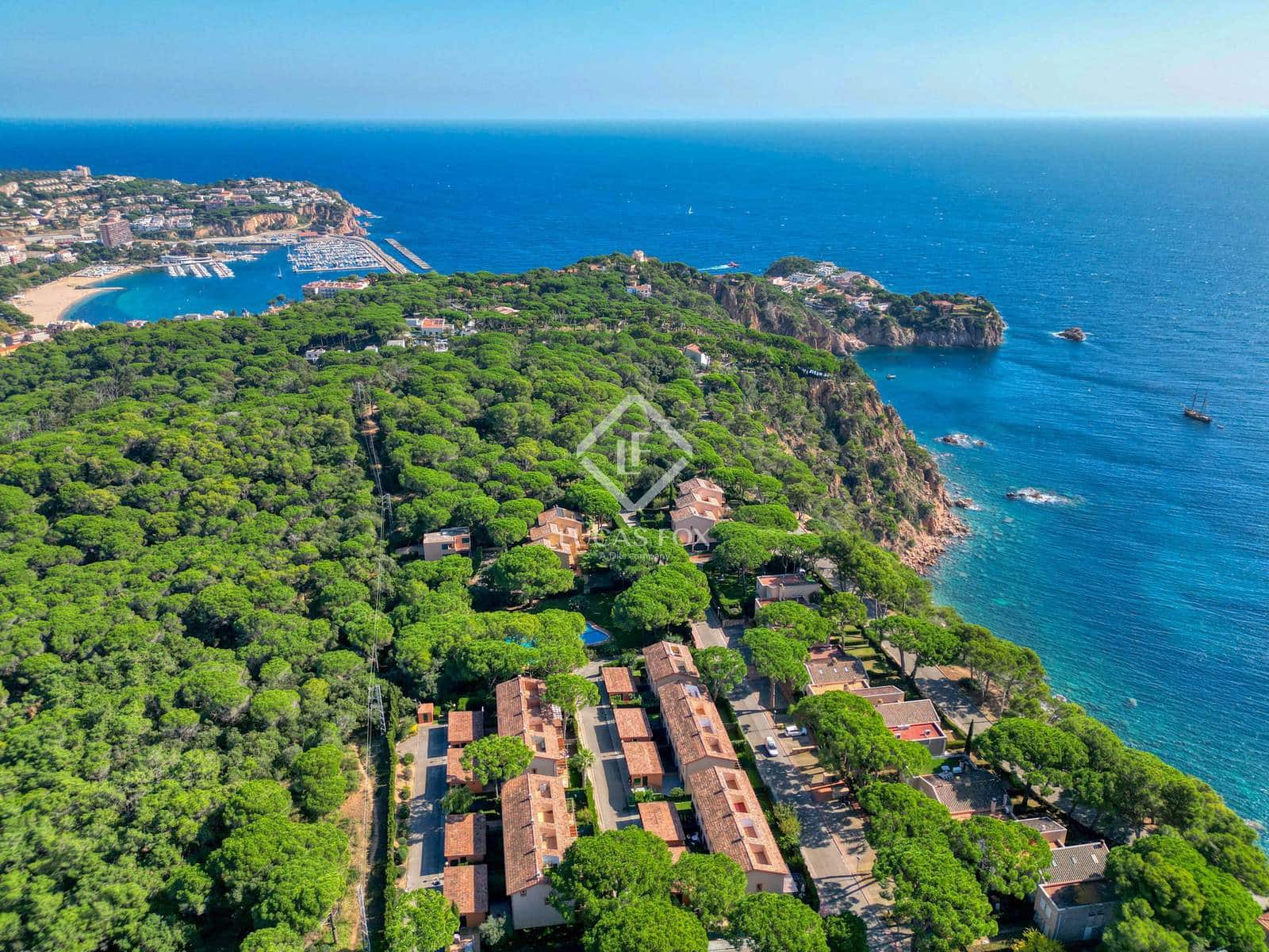 4 slaapkamer Villa te koop in Sant Feliu de Guixols met zwembad garage - € 485.000 (Ref: 9335578)