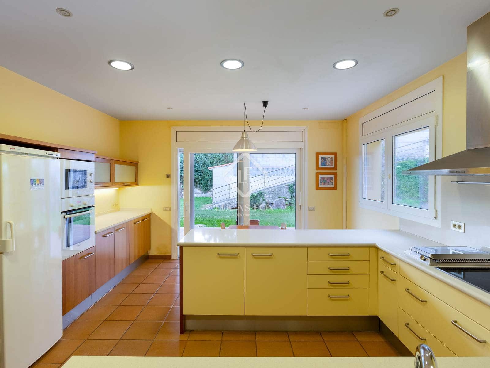 4 soverom Villa til salgs i Vallromanes med garasje - € 875 000 (Ref: 9337158)