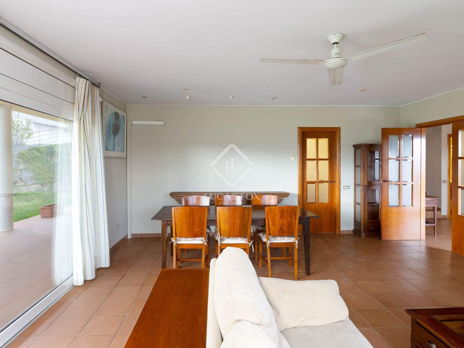 4 soverom Villa til salgs i Vallromanes med garasje - € 875 000 (Ref: 9337158)