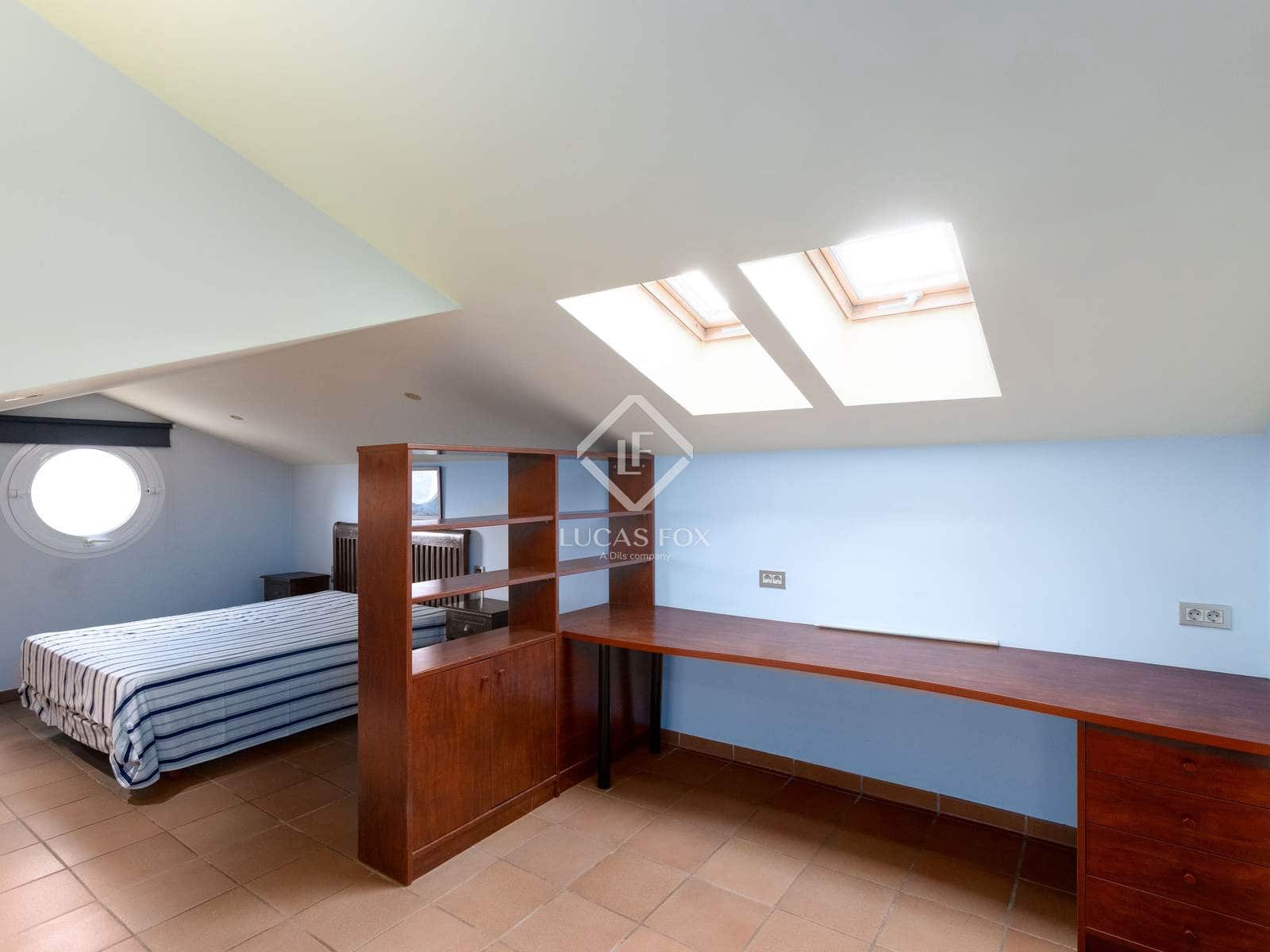 4 soverom Villa til salgs i Vallromanes med garasje - € 875 000 (Ref: 9337158)