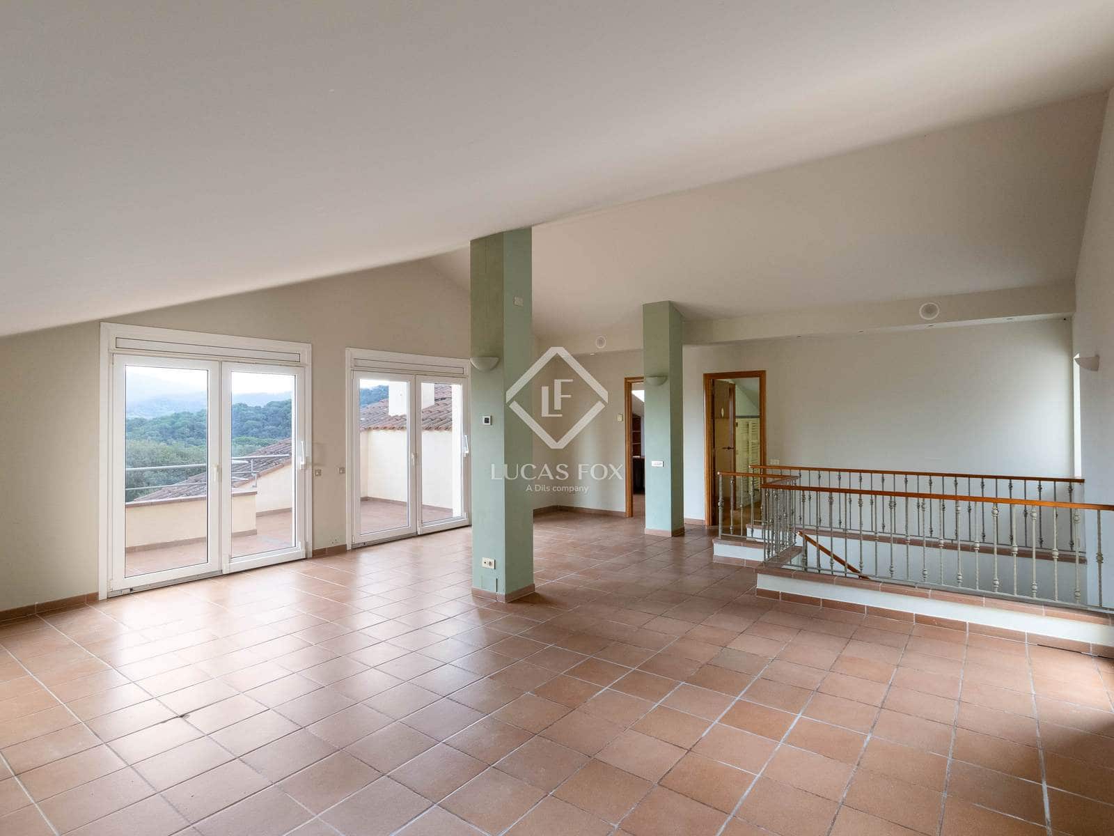 4 soverom Villa til salgs i Vallromanes med garasje - € 875 000 (Ref: 9337158)