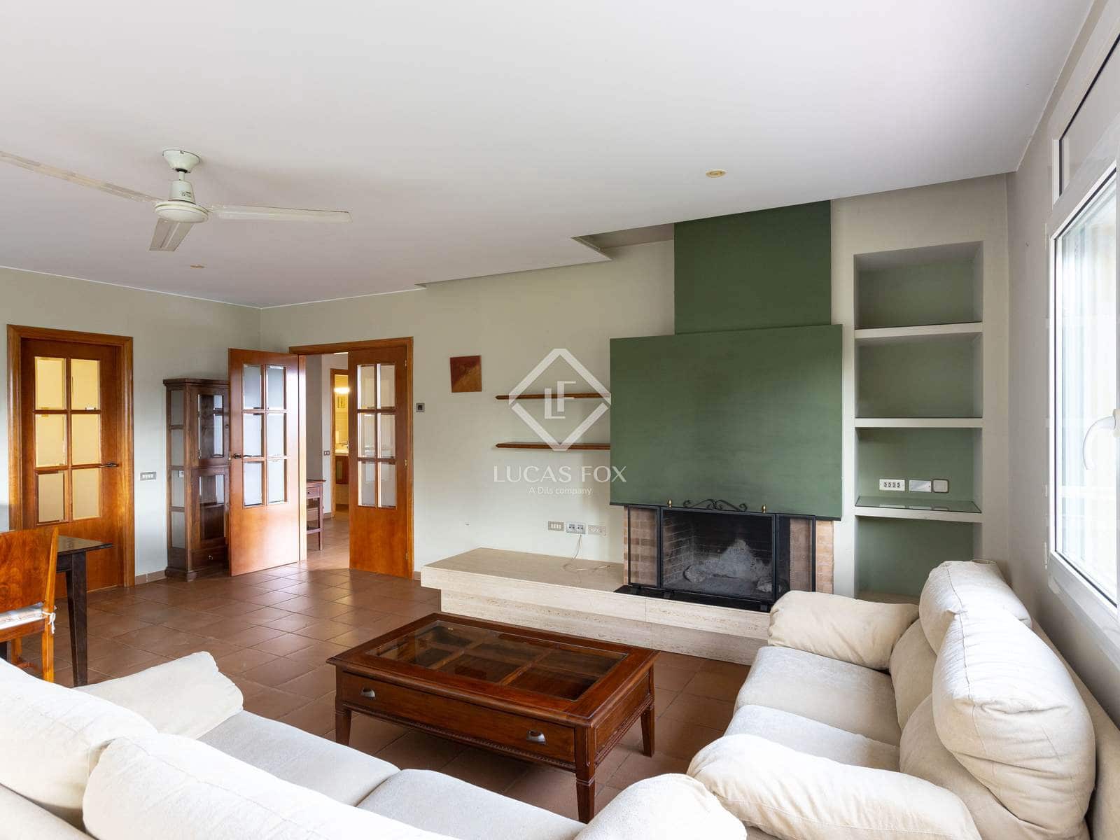 4 soverom Villa til salgs i Vallromanes med garasje - € 875 000 (Ref: 9337158)