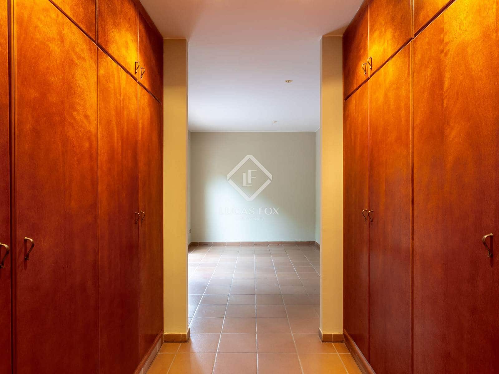 4 soverom Villa til salgs i Vallromanes med garasje - € 875 000 (Ref: 9337158)