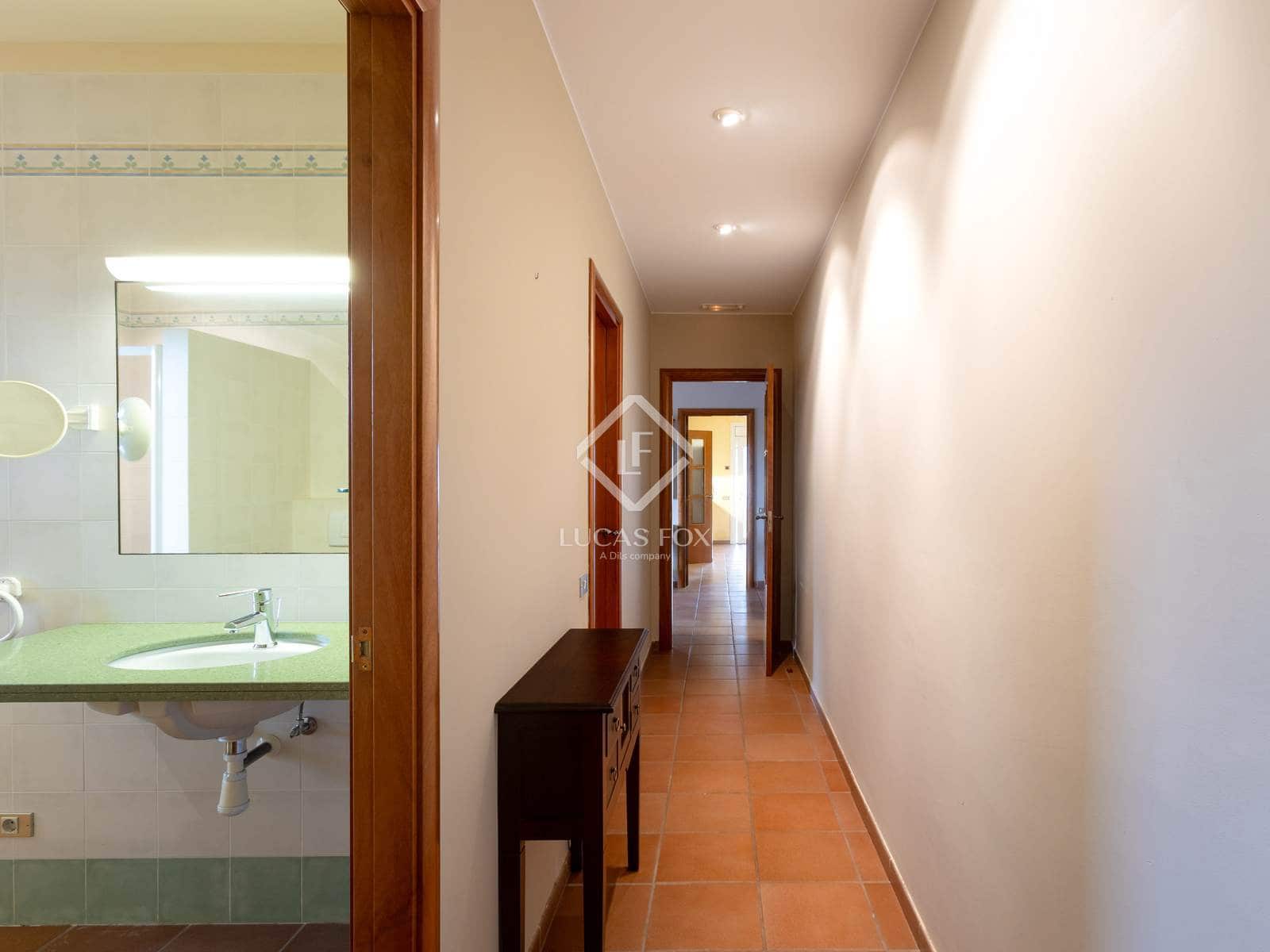 4 soverom Villa til salgs i Vallromanes med garasje - € 875 000 (Ref: 9337158)