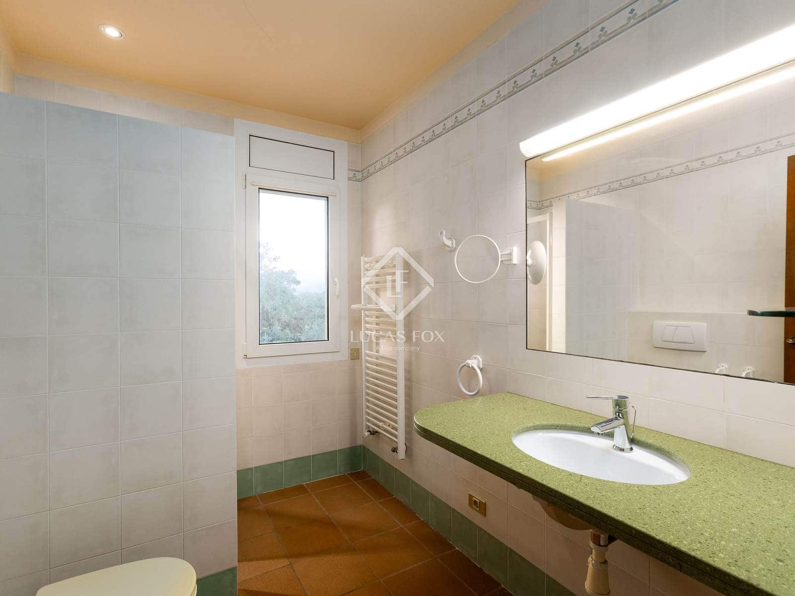 4 soverom Villa til salgs i Vallromanes med garasje - € 875 000 (Ref: 9337158)