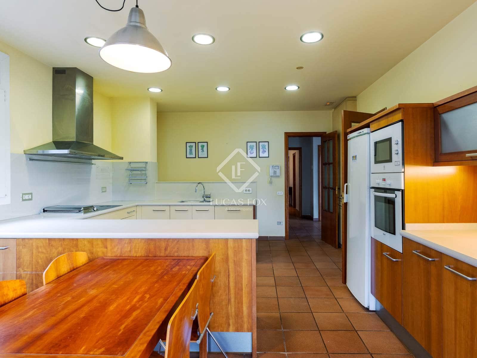 4 soverom Villa til salgs i Vallromanes med garasje - € 875 000 (Ref: 9337158)