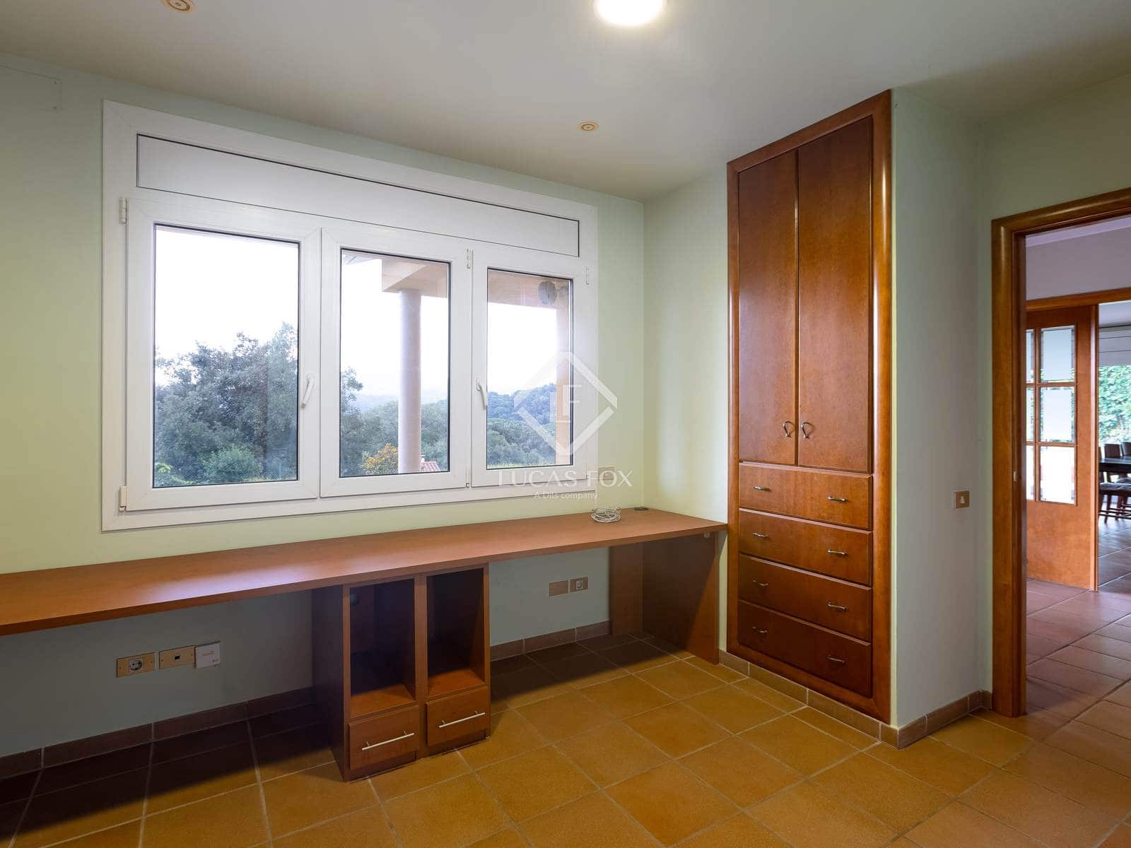 4 soverom Villa til salgs i Vallromanes med garasje - € 875 000 (Ref: 9337158)