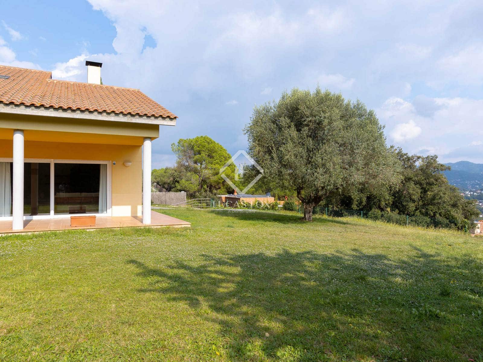 4 soverom Villa til salgs i Vallromanes med garasje - € 875 000 (Ref: 9337158)