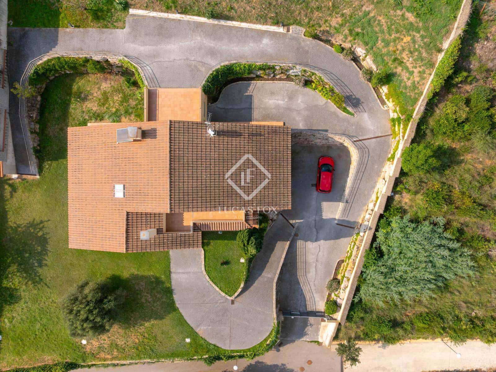 4 soverom Villa til salgs i Vallromanes med garasje - € 875 000 (Ref: 9337158)