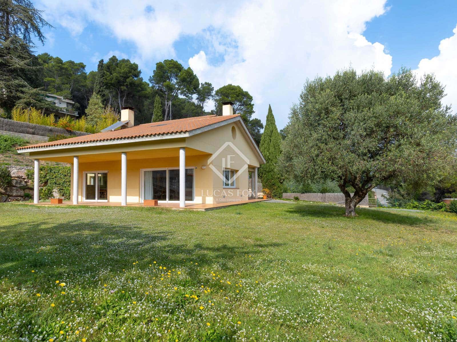 4 soverom Villa til salgs i Vallromanes med garasje - € 875 000 (Ref: 9337158)