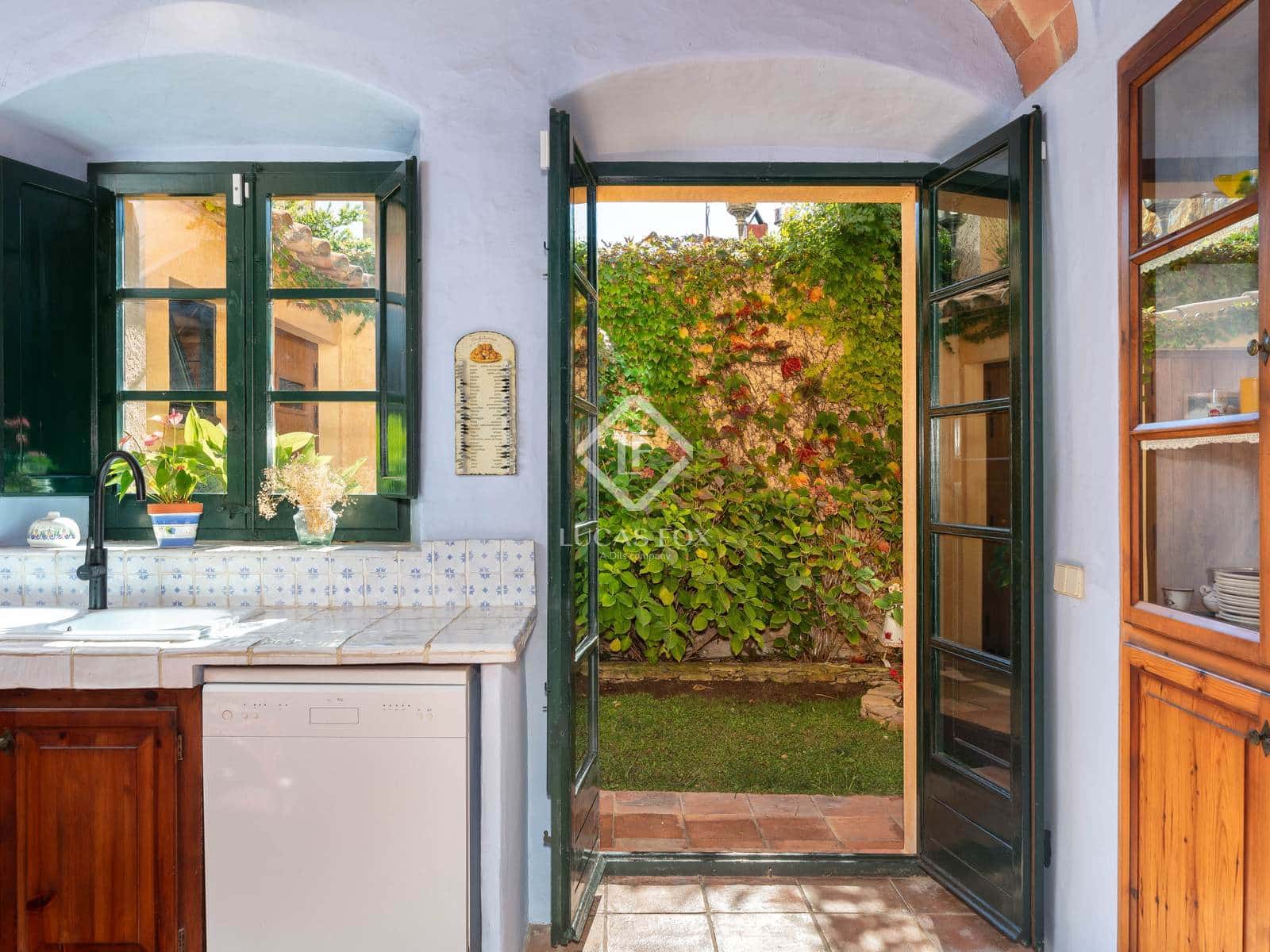 4 bedroom Villa for sale in Begur - € 985,000 (Ref: 9339145)