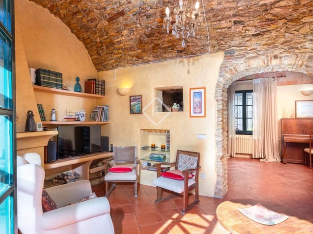 4 bedroom Villa for sale in Begur - € 985,000 (Ref: 9339145)