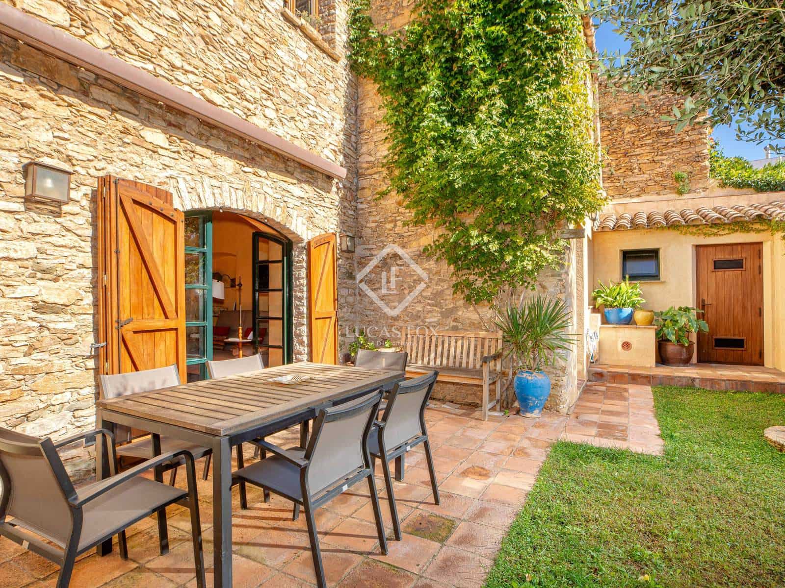 4 bedroom Villa for sale in Begur - € 985,000 (Ref: 9339145)
