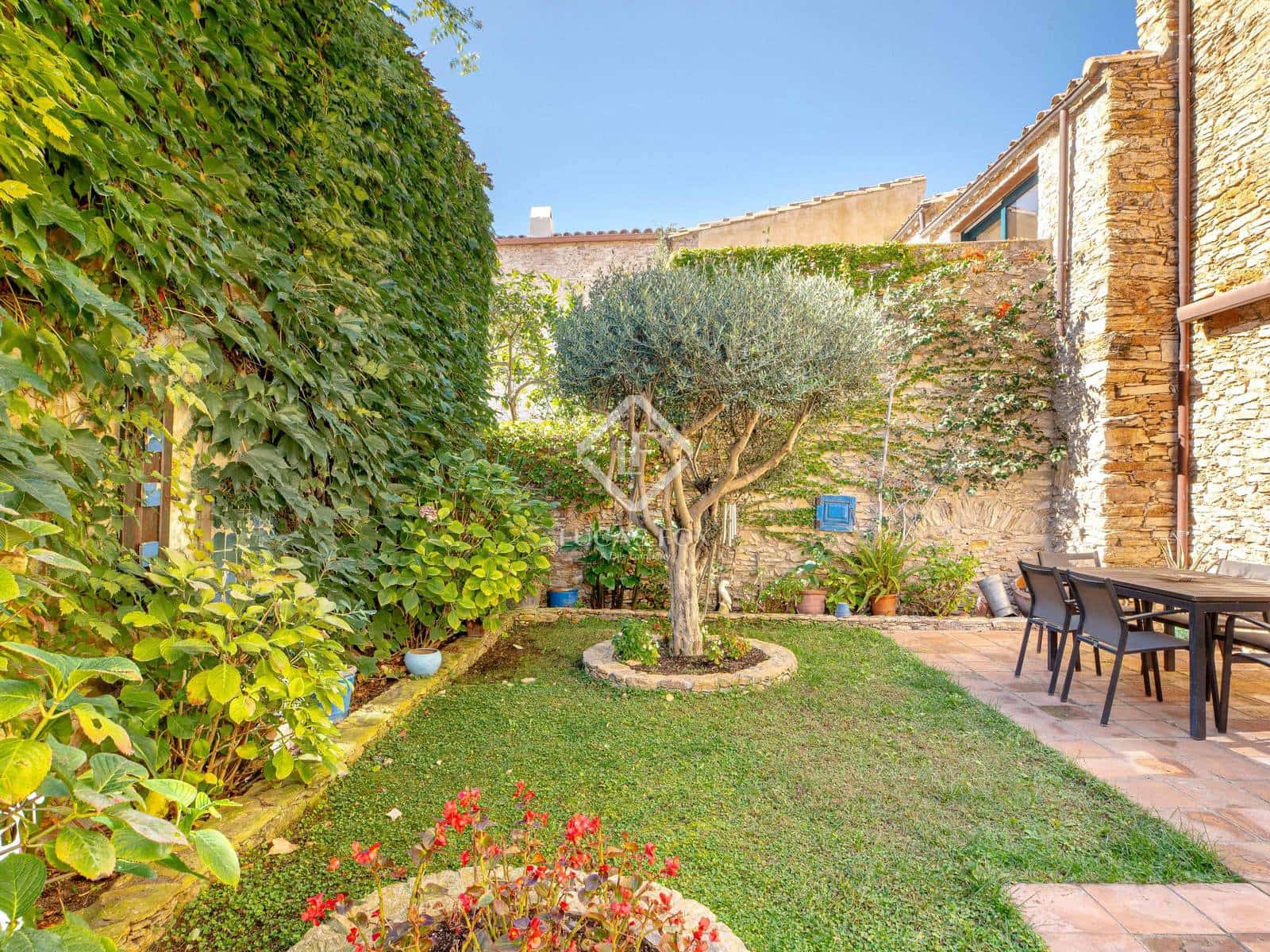 4 bedroom Villa for sale in Begur - € 985,000 (Ref: 9339145)